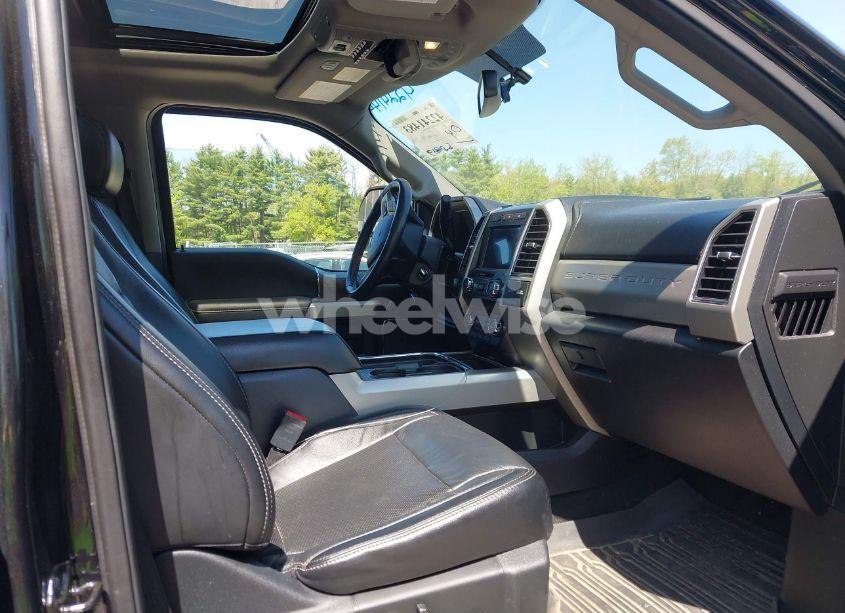 Photo 5 of 2019 Ford F-250 LARIAT (VIN 1FT7W2B64KEG62759)