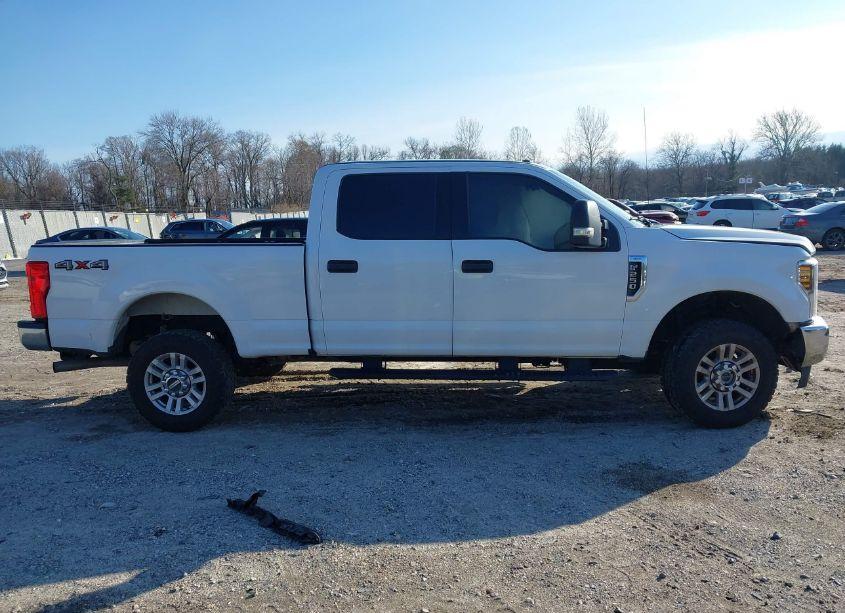 Photo 12 of 2019 Ford F-250 XLT (VIN 1FT7W2B65KEF14989)