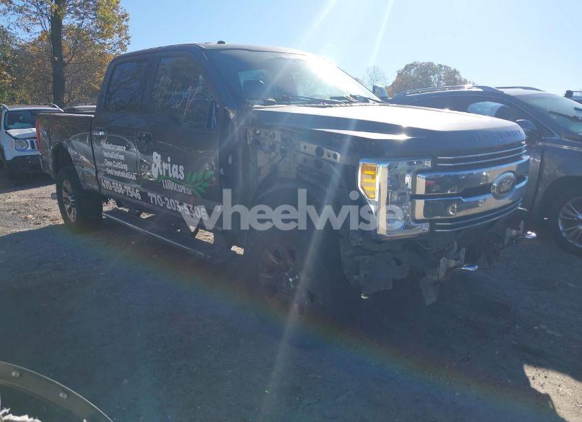 2017 Ford F-250 LARIAT (VIN 1FT7W2B66HED55621) main photo