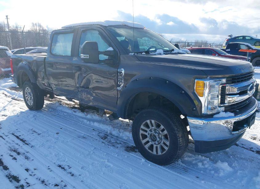 2017 Ford F-250 XL (VIN 1FT7W2B67HEE69238) main photo