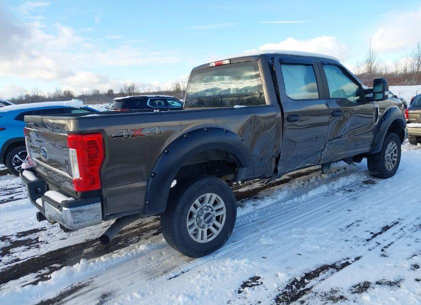 Photo 4 of 2017 Ford F-250 XL (VIN 1FT7W2B67HEE69238)