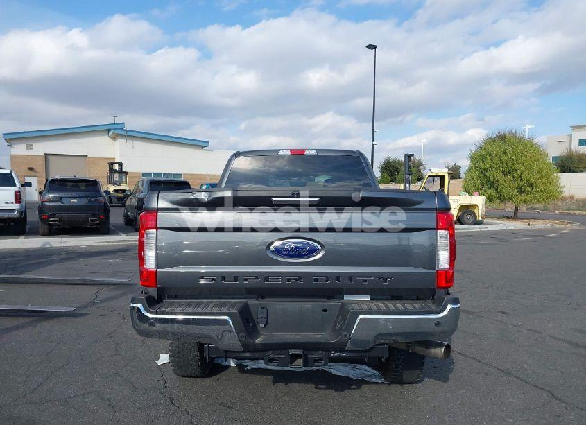 Photo 16 of 2019 Ford F-250 XLT (VIN 1FT7W2B67KED17936)