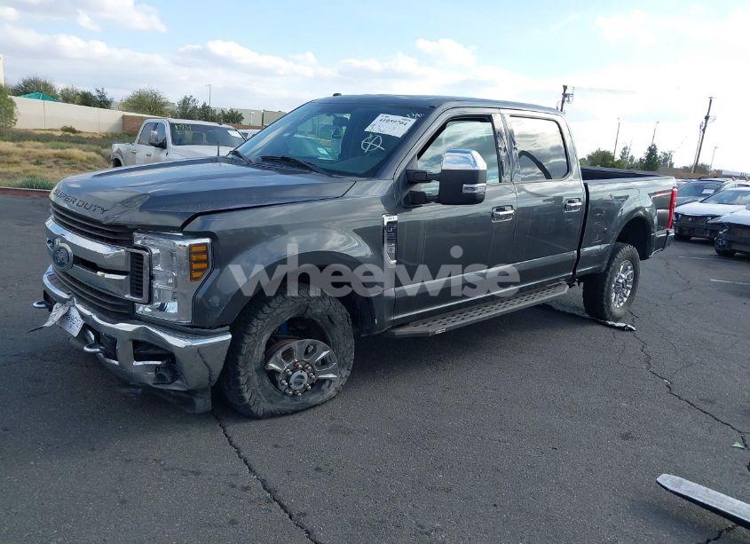 Photo 2 of 2019 Ford F-250 XLT (VIN 1FT7W2B67KED17936)