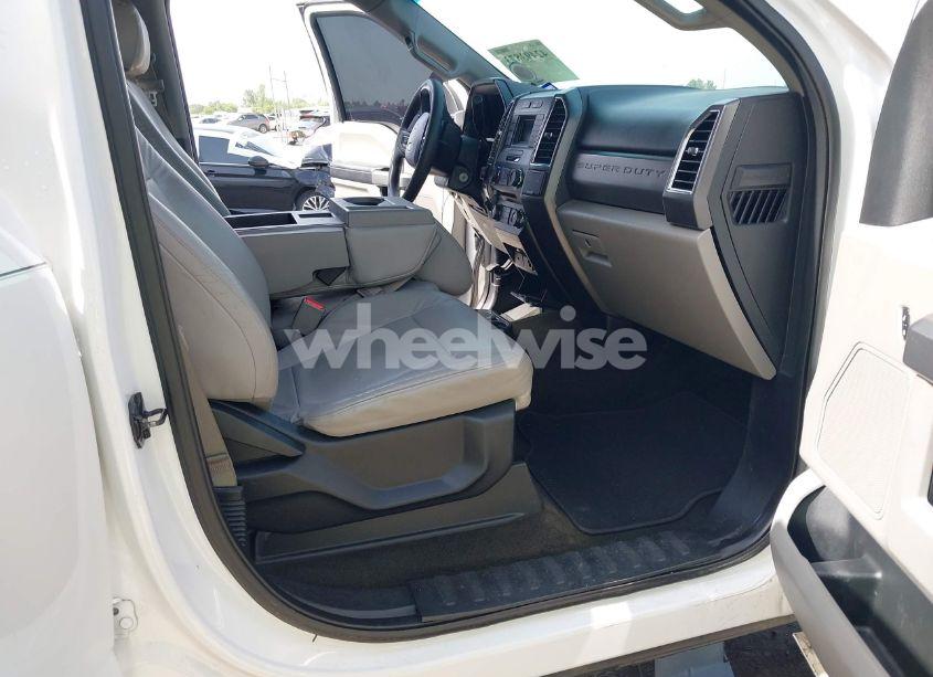 Photo 5 of 2017 Ford F-250 XLT (VIN 1FT7W2B68HEC85264)