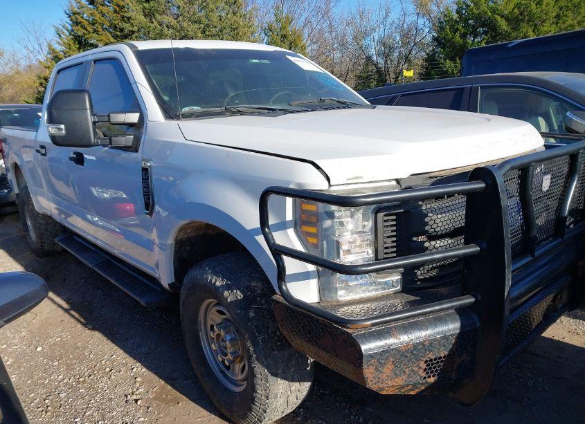 2018 Ford F-250 XL (VIN 1FT7W2B68JEC26589) main photo