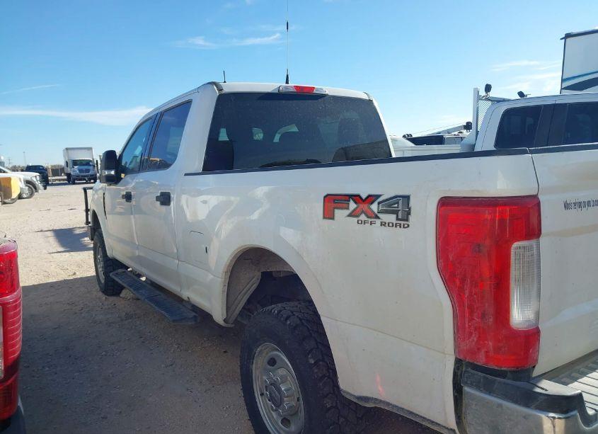 Photo 14 of 2019 Ford F-250 XLT (VIN 1FT7W2B68KED15502)