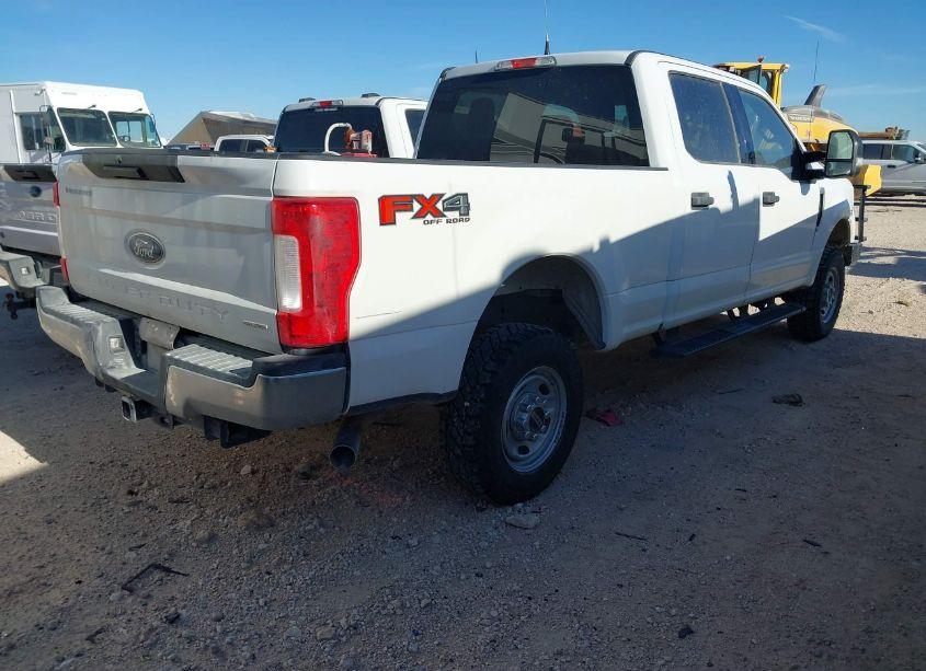 Photo 4 of 2019 Ford F-250 XLT (VIN 1FT7W2B68KED15502)