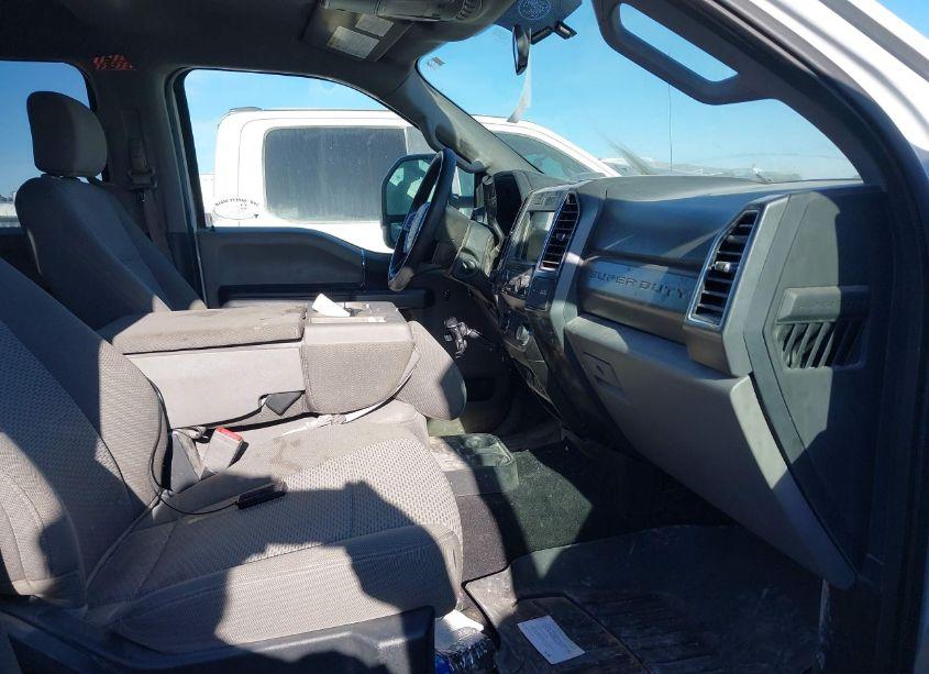 Photo 5 of 2019 Ford F-250 XLT (VIN 1FT7W2B68KED15502)