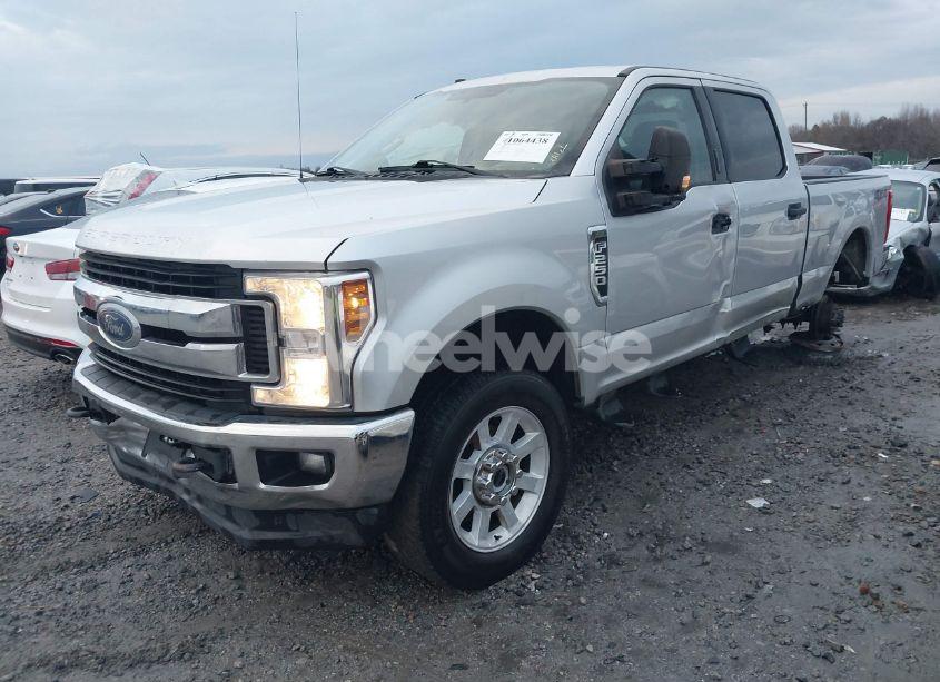 Photo 2 of 2019 Ford F-250 XLT (VIN 1FT7W2B68KED76249)