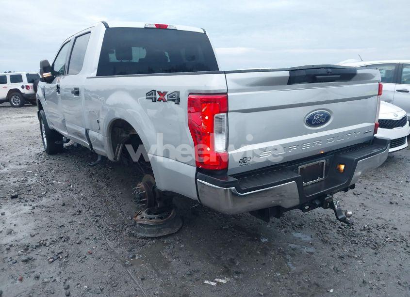 Photo 3 of 2019 Ford F-250 XLT (VIN 1FT7W2B68KED76249)