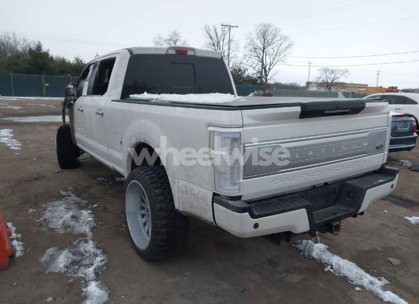 Photo 3 of 2019 Ford F-250 PLATINUM (VIN 1FT7W2B68KEF27543)