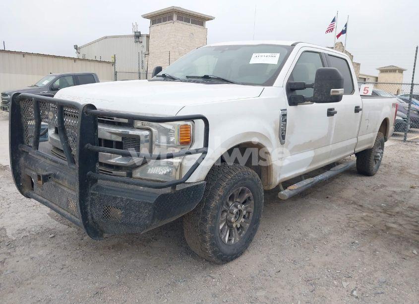 Photo 2 of 2022 Ford F-250 XLT (VIN 1FT7W2B68NED77390)