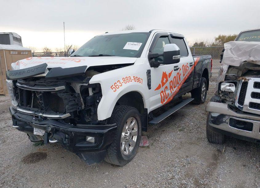 Photo 2 of 2017 Ford F-250 PLATINUM (VIN 1FT7W2B69HEB99168)