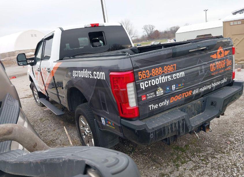 Photo 3 of 2017 Ford F-250 PLATINUM (VIN 1FT7W2B69HEB99168)