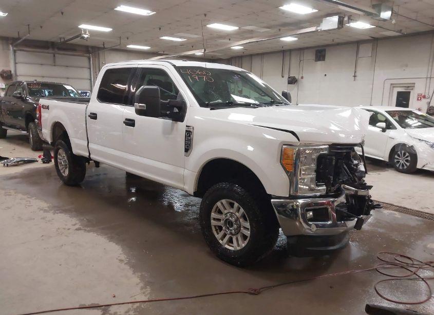 2017 Ford F-250 XLT (VIN 1FT7W2B69HEC46361) main photo