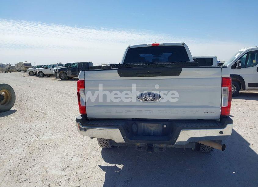 Photo 16 of 2017 Ford F-250 XL (VIN 1FT7W2B69HEE73405)