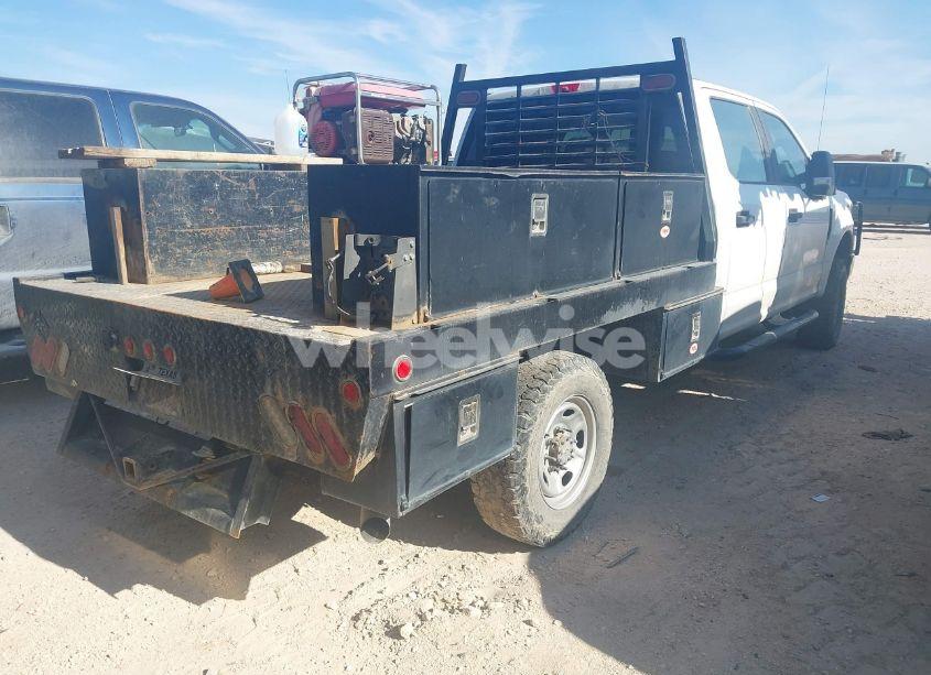 Photo 4 of 2019 Ford F-250 XL (VIN 1FT7W2B69KEE90129)