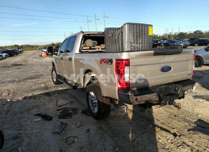 Photo 3 of 2017 Ford F-250 XLT (VIN 1FT7W2B6XHED76276)