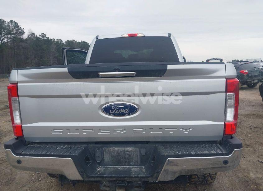 Photo 16 of 2018 Ford F-250 XLT (VIN 1FT7W2B6XJEC73803)