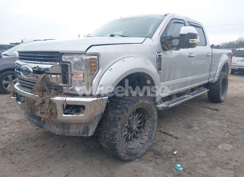 Photo 2 of 2018 Ford F-250 XLT (VIN 1FT7W2B6XJEC73803)