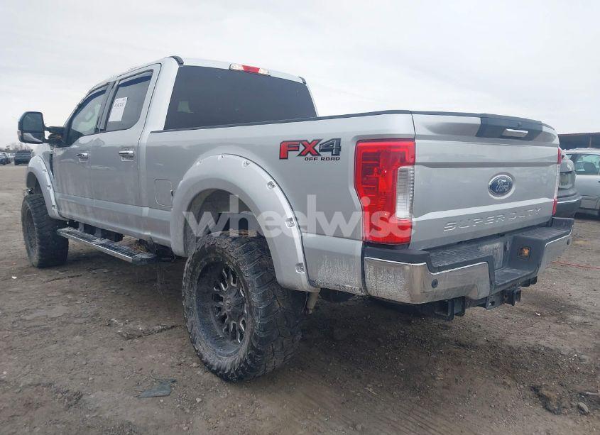 Photo 3 of 2018 Ford F-250 XLT (VIN 1FT7W2B6XJEC73803)