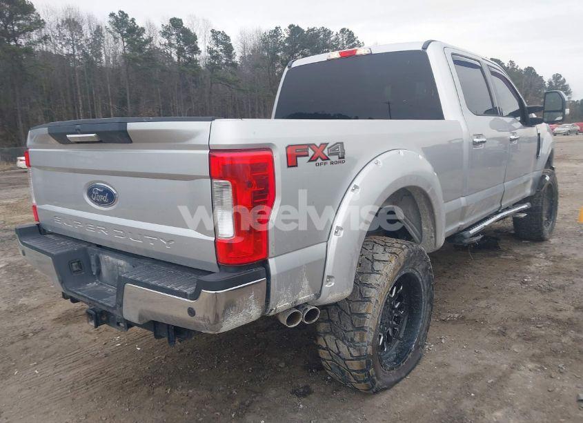 Photo 4 of 2018 Ford F-250 XLT (VIN 1FT7W2B6XJEC73803)