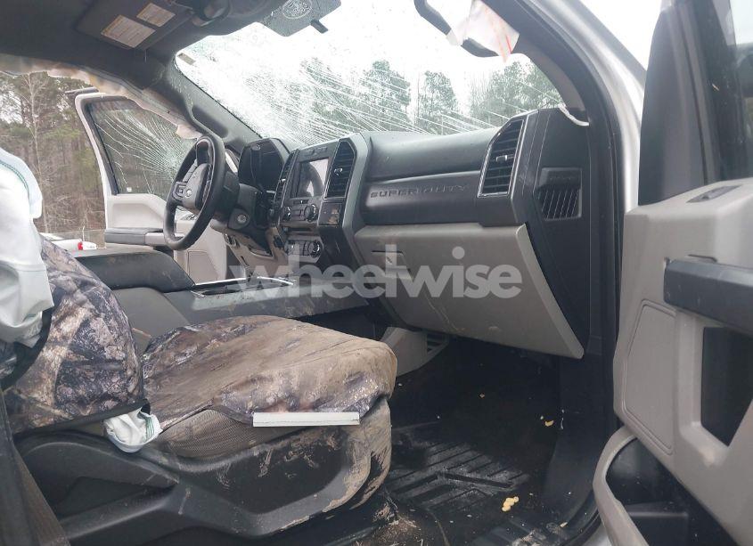 Photo 5 of 2018 Ford F-250 XLT (VIN 1FT7W2B6XJEC73803)