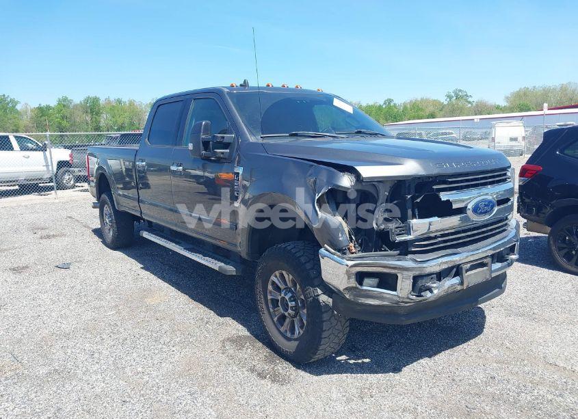2019 Ford F-250 XLT (VIN 1FT7W2B6XKED46072) main photo