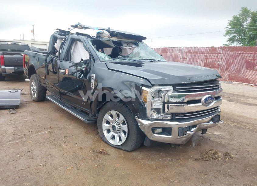2019 Ford F-250 LARIAT (VIN 1FT7W2B6XKEF64755) main photo