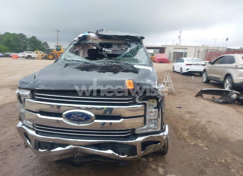 Photo 13 of 2019 Ford F-250 LARIAT (VIN 1FT7W2B6XKEF64755)