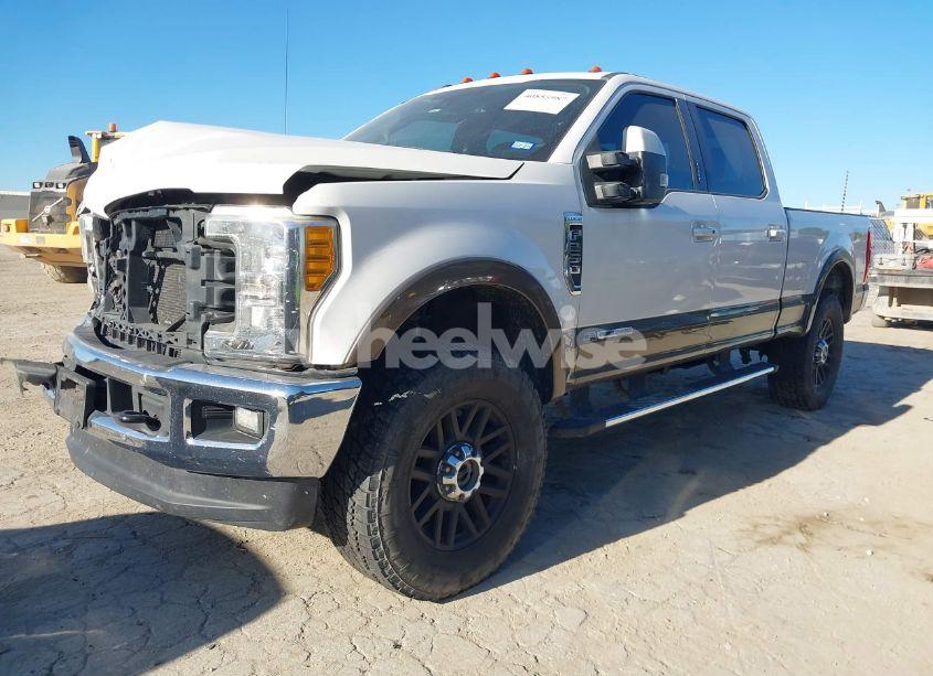 Photo 2 of 2017 Ford F-250 LARIAT (VIN 1FT7W2BT0HED91472)