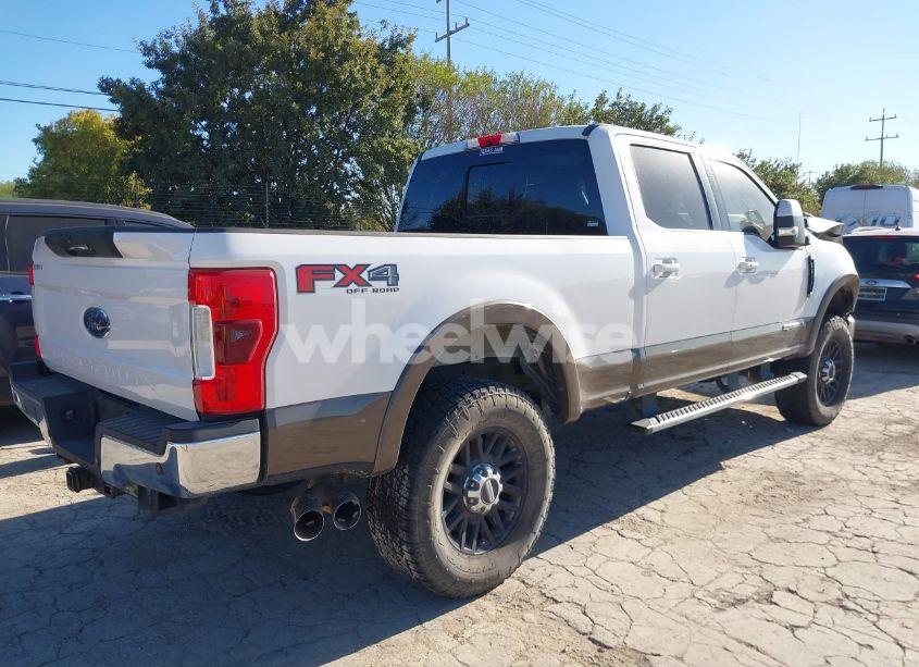 Photo 4 of 2017 Ford F-250 LARIAT (VIN 1FT7W2BT0HED91472)