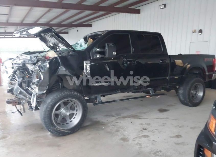 Photo 2 of 2018 Ford F-250 LARIAT (VIN 1FT7W2BT0JEB18280)