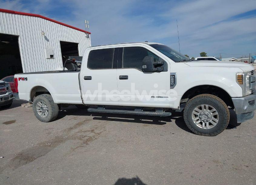 Photo 13 of 2019 Ford F-250 XLT (VIN 1FT7W2BT0KEC24794)
