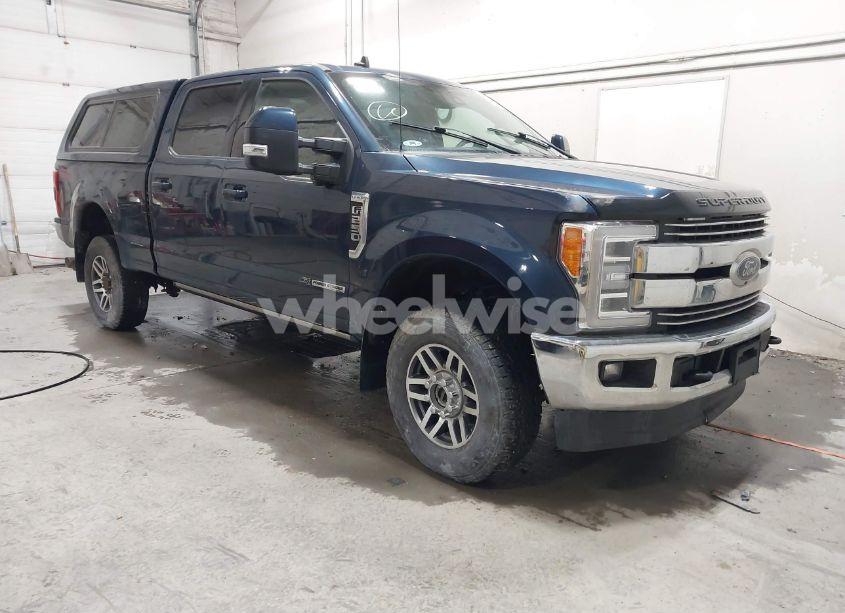 2019 Ford F-250 LARIAT (VIN 1FT7W2BT0KEC80833) main photo