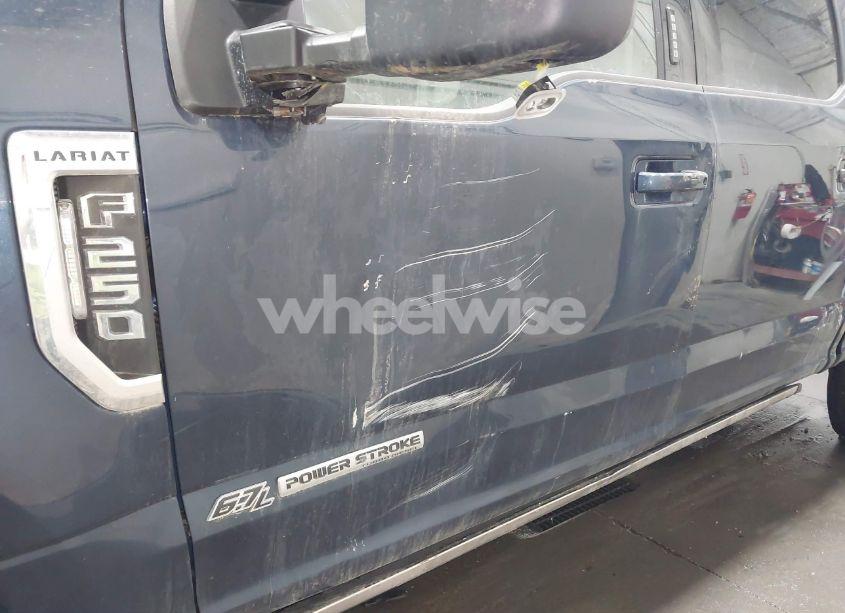 Photo 6 of 2019 Ford F-250 LARIAT (VIN 1FT7W2BT0KEC80833)