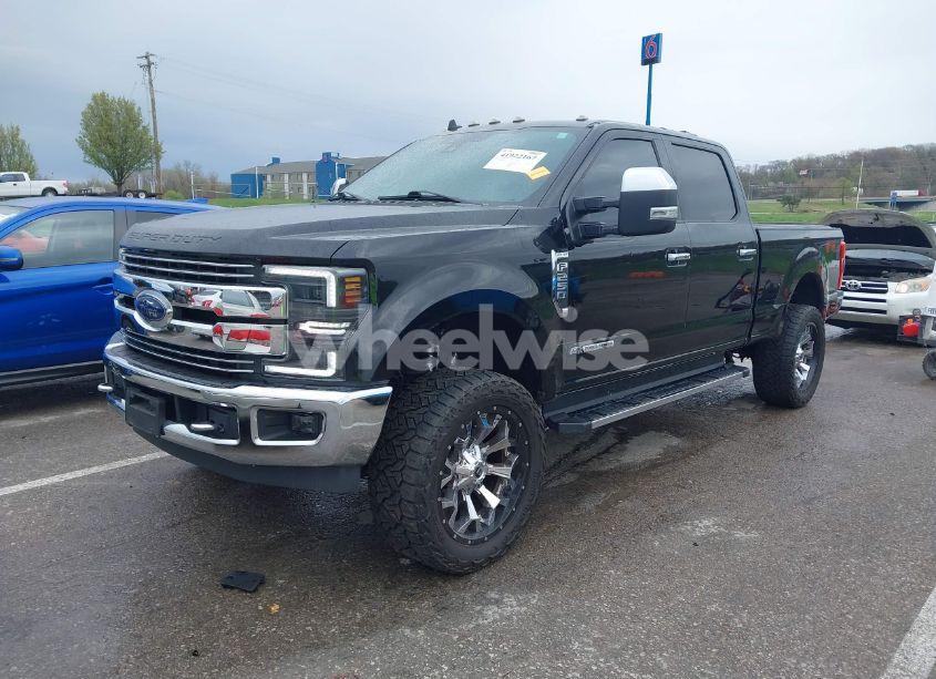 Photo 2 of 2019 Ford F-250 LARIAT (VIN 1FT7W2BT0KED07030)