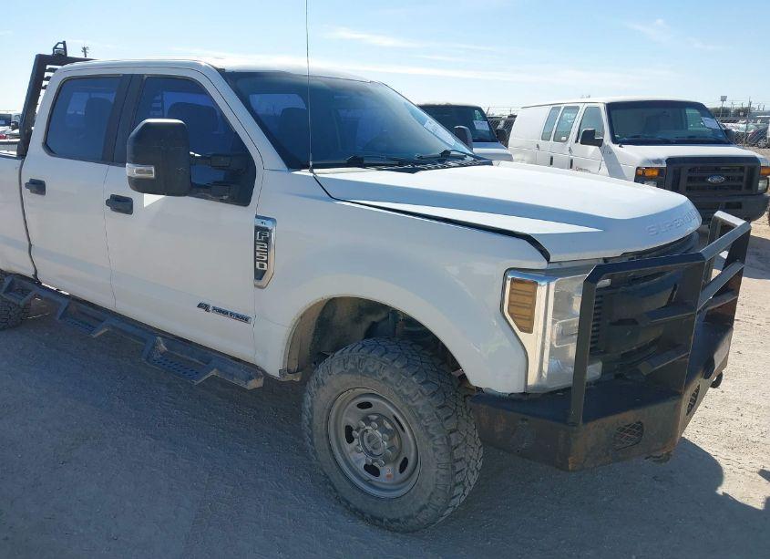 2019 Ford F-250 XL (VIN 1FT7W2BT0KEF52958) main photo