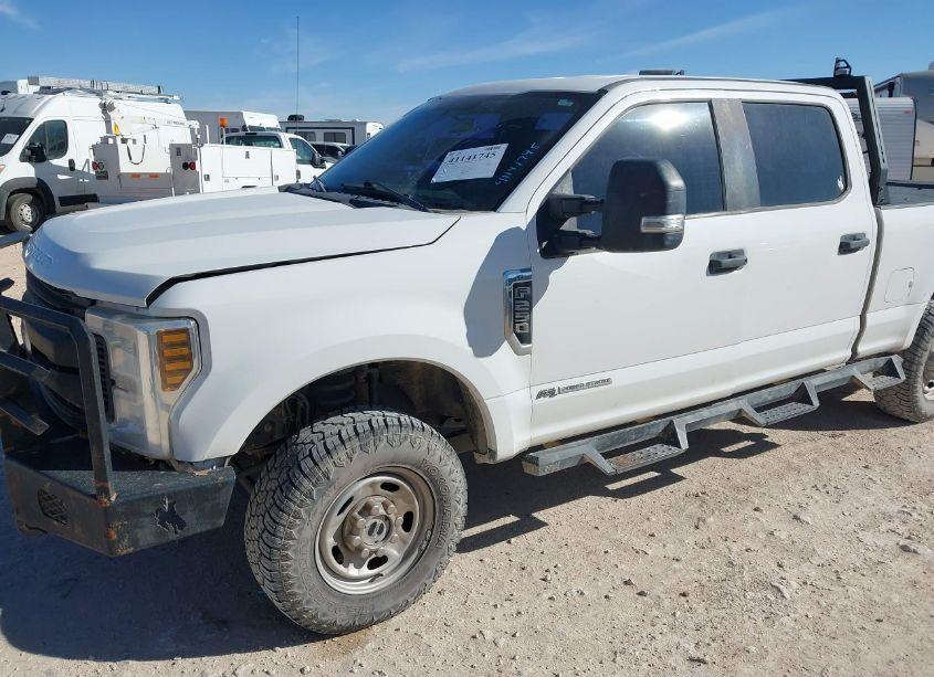 Photo 2 of 2019 Ford F-250 XL (VIN 1FT7W2BT0KEF52958)