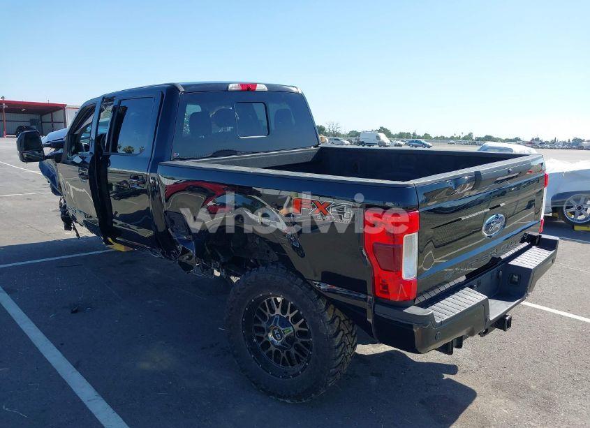 Photo 3 of 2019 Ford F-250 LARIAT (VIN 1FT7W2BT0KEG76115)