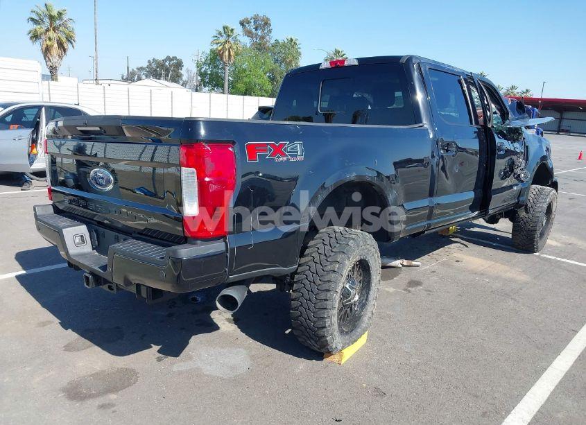 Photo 4 of 2019 Ford F-250 LARIAT (VIN 1FT7W2BT0KEG76115)