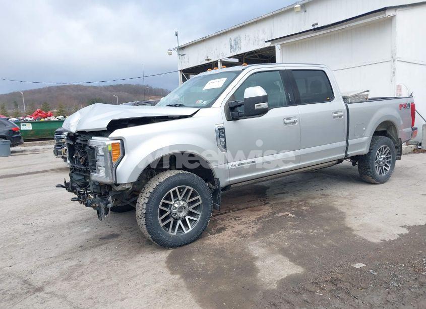 Photo 2 of 2018 Ford F-250 LARIAT (VIN 1FT7W2BT1JEC54725)