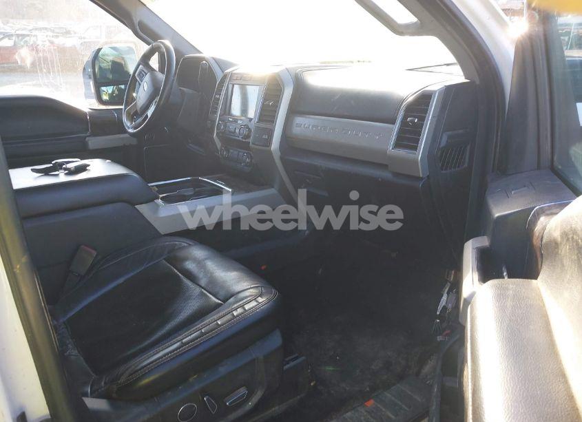 Photo 5 of 2019 Ford F-250 LARIAT (VIN 1FT7W2BT1KED90306)