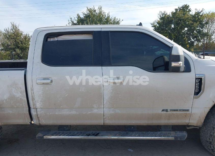 Photo 12 of 2019 Ford F-250 LARIAT (VIN 1FT7W2BT1KEE73217)
