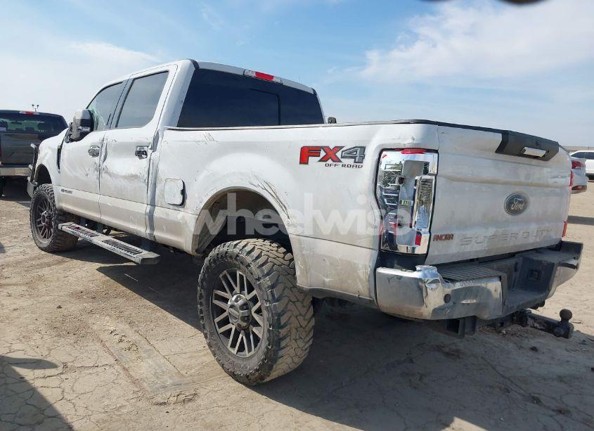 Photo 3 of 2019 Ford F-250 LARIAT (VIN 1FT7W2BT1KEE73217)