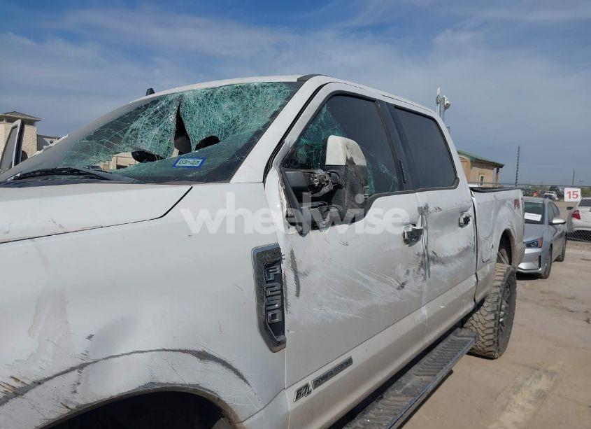 Photo 6 of 2019 Ford F-250 LARIAT (VIN 1FT7W2BT1KEE73217)