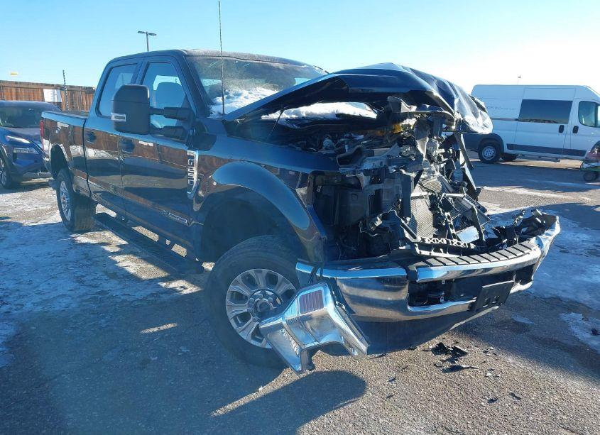 2022 Ford F-250 XLT (VIN 1FT7W2BT1NEE45213) main photo