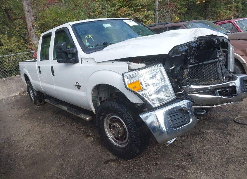 2015 Ford F-250 XL (VIN 1FT7W2BT2FEB88600) main photo