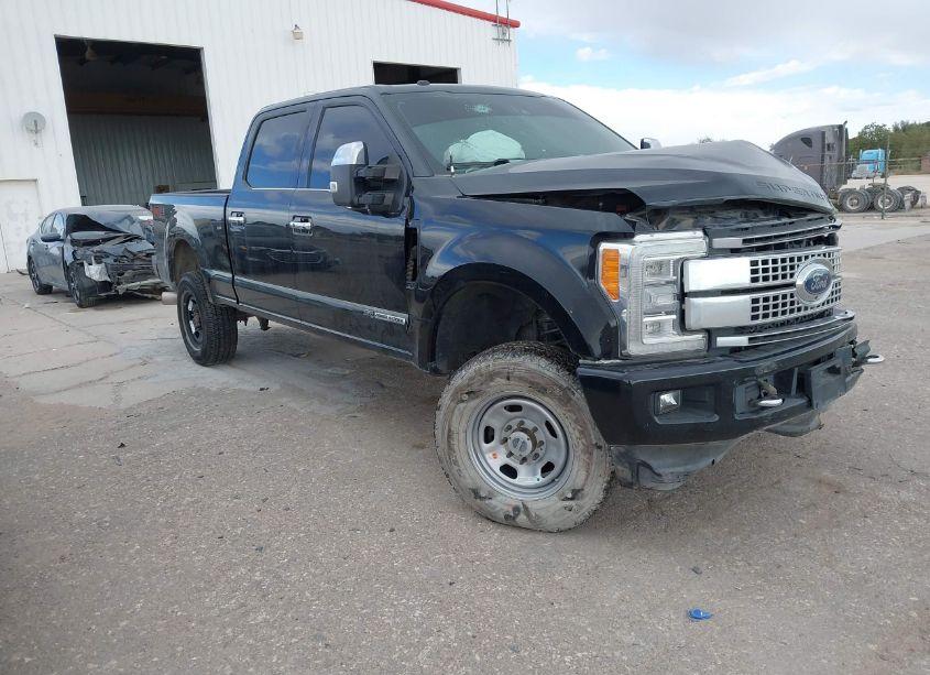 2018 Ford F-250 PLATINUM (VIN 1FT7W2BT2JEB58330) main photo