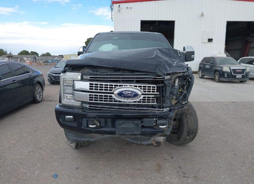 Photo 11 of 2018 Ford F-250 PLATINUM (VIN 1FT7W2BT2JEB58330)